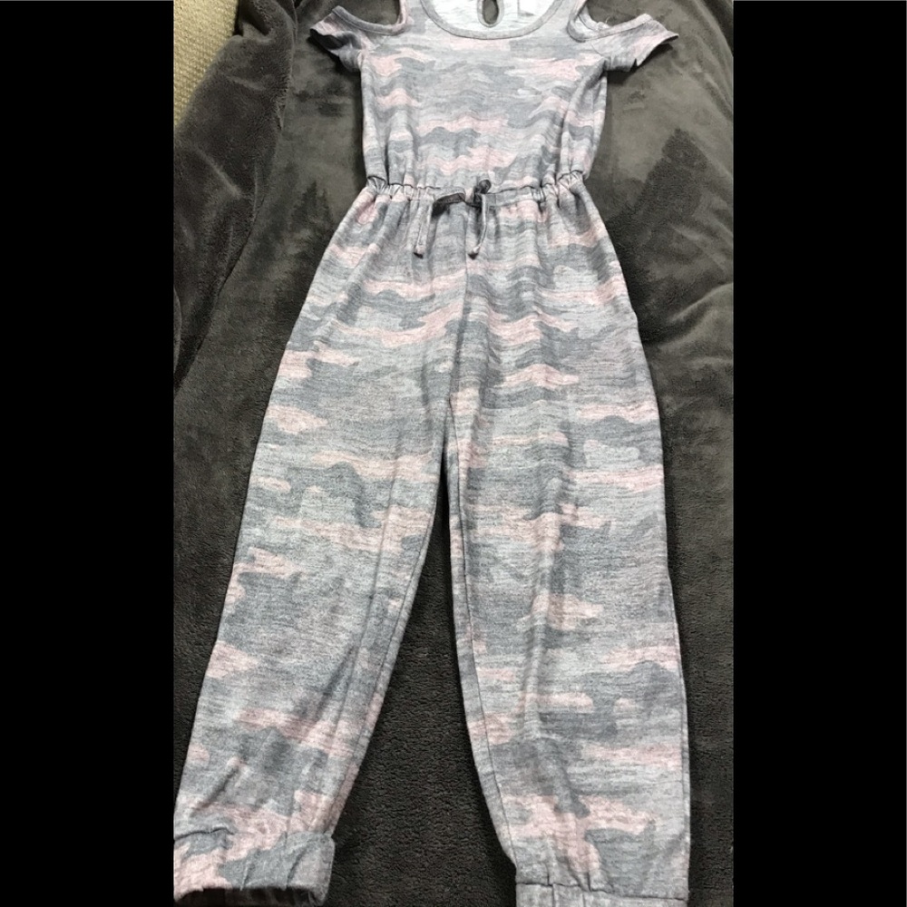 Justice camo jumpsuit size 7